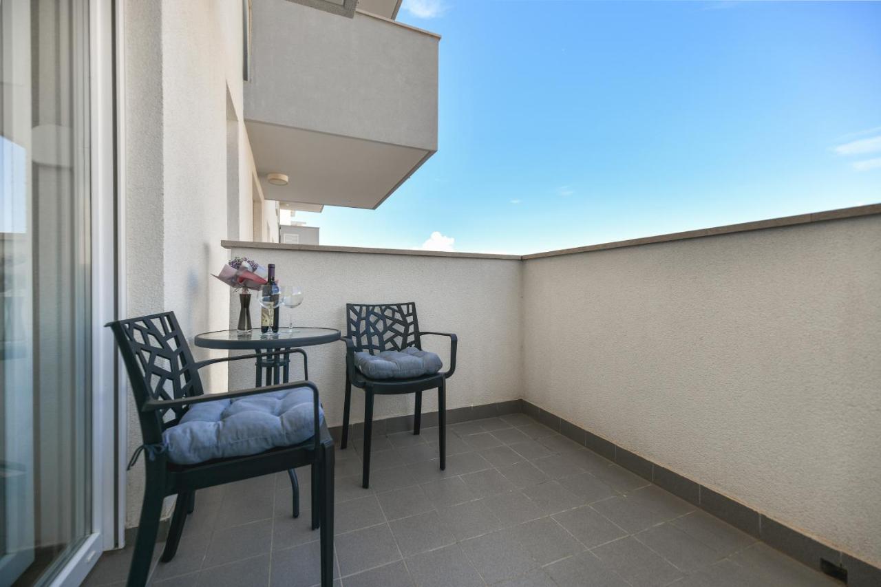Modern Apartment For 2025' Vacation In Zadar Exteriér fotografie