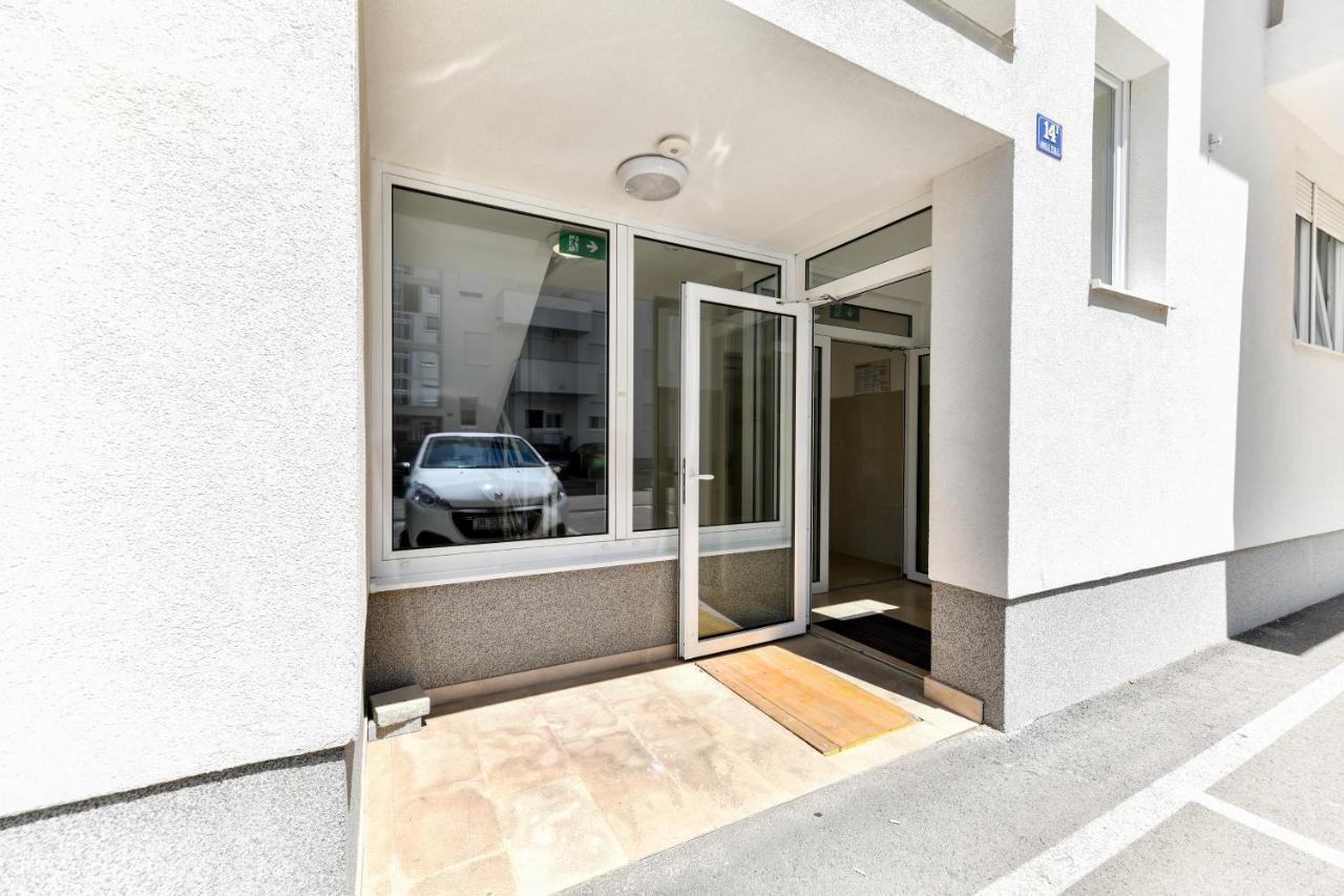 Modern Apartment For 2025' Vacation In Zadar Exteriér fotografie